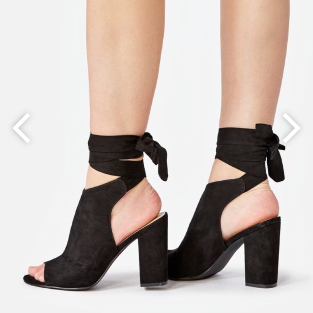 Open-toed, tie back bootie